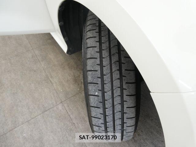 Toyota YARIS 2021-01 7510592-12