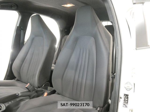 Toyota YARIS 2021-01 7510592-14