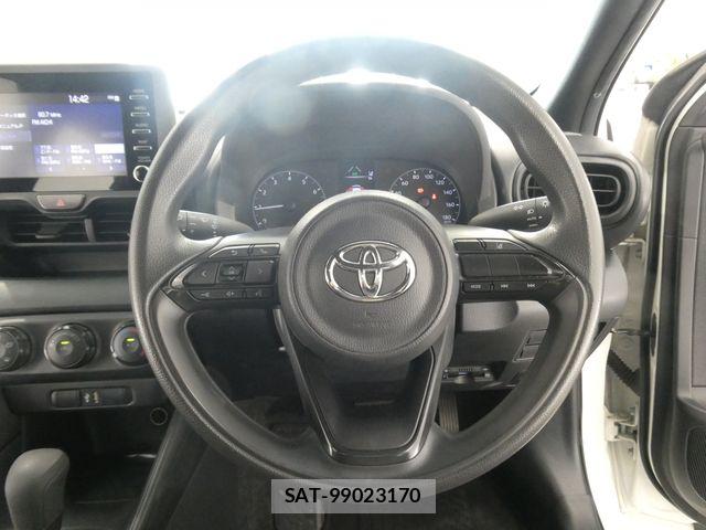 Toyota YARIS 2021-01 7510592-23