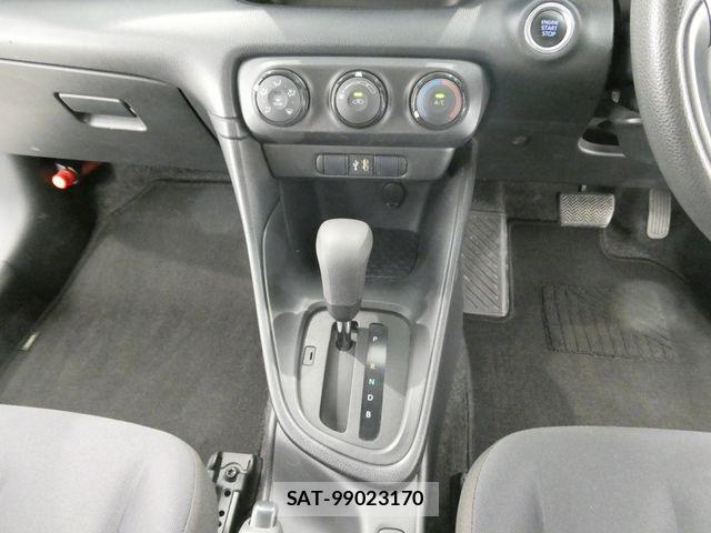 Toyota YARIS 2021-01 7510592-27