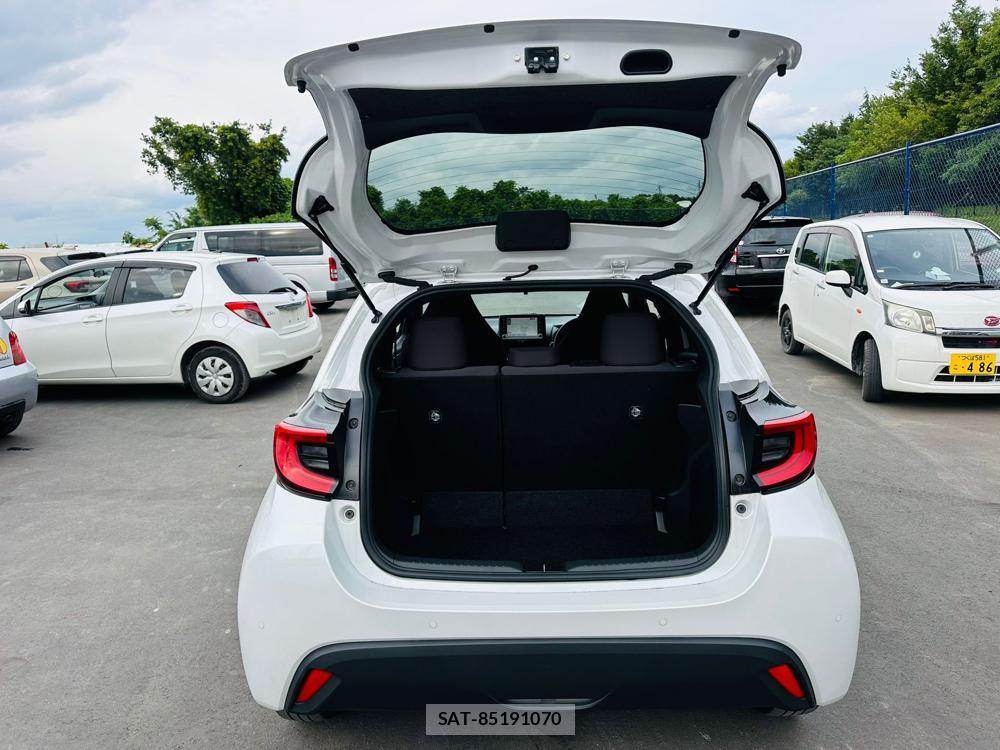 Toyota YARIS 2023 7171834-24