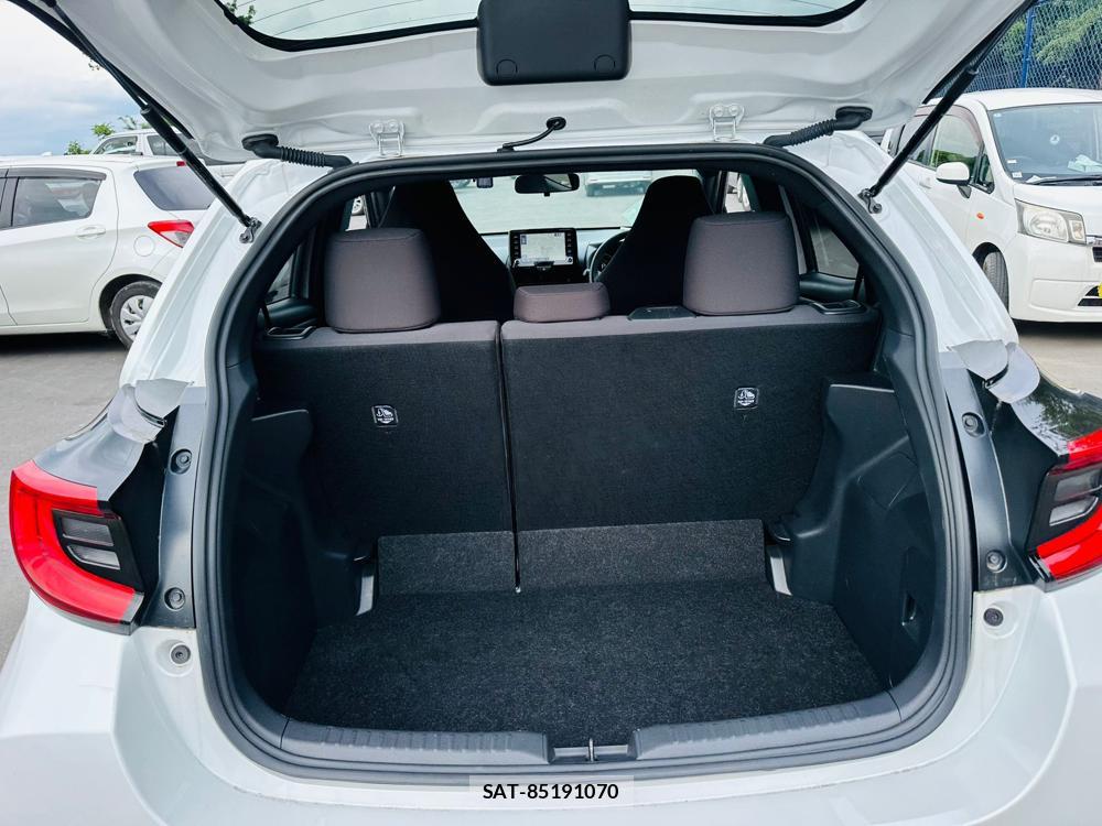 Toyota YARIS 2023 7171834-25