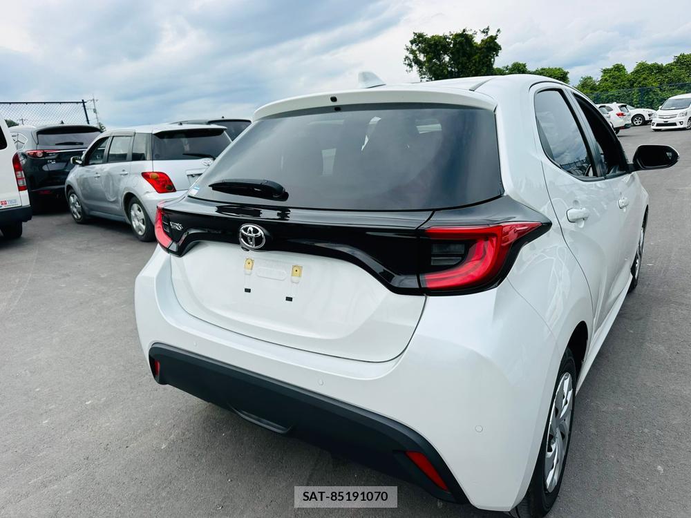 Toyota YARIS 2023 7171834-4