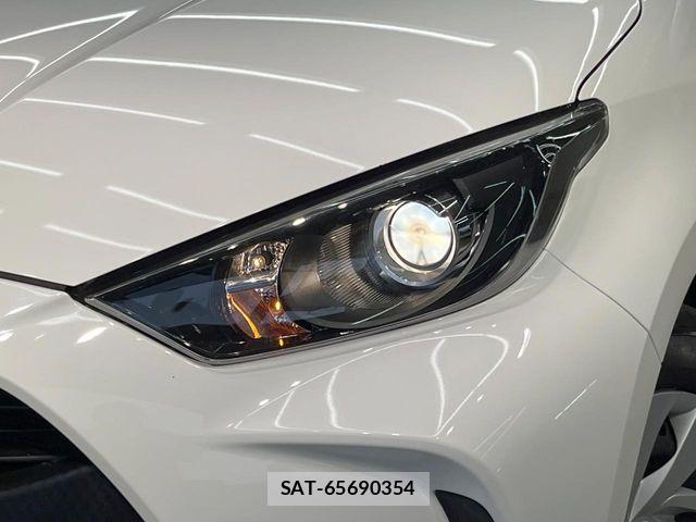 Toyota YARIS 2021-03 7504093-11
