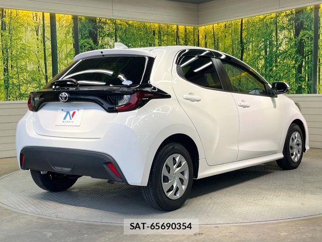 Toyota YARIS 2021-03 7504093-16