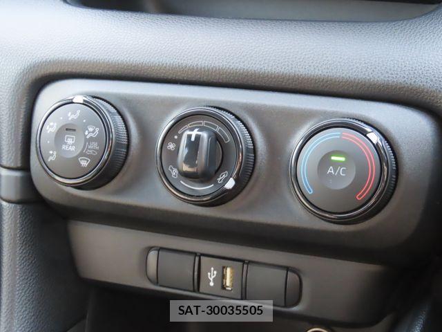 Toyota YARIS 2022-11 7504092-15