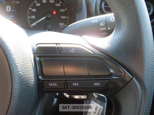 Toyota YARIS 2022-11 7504092-16