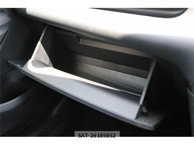 Toyota YARIS 2020-10 7510588-14