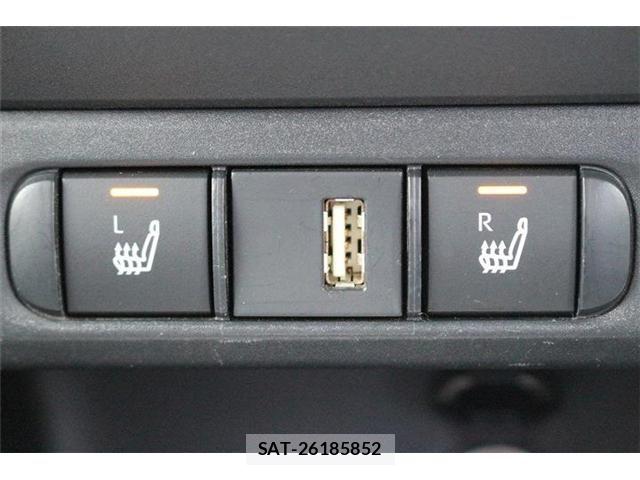 Toyota YARIS 2020-10 7510588-15