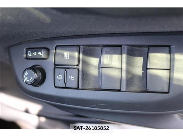 Toyota YARIS 2020-10 7510588-23