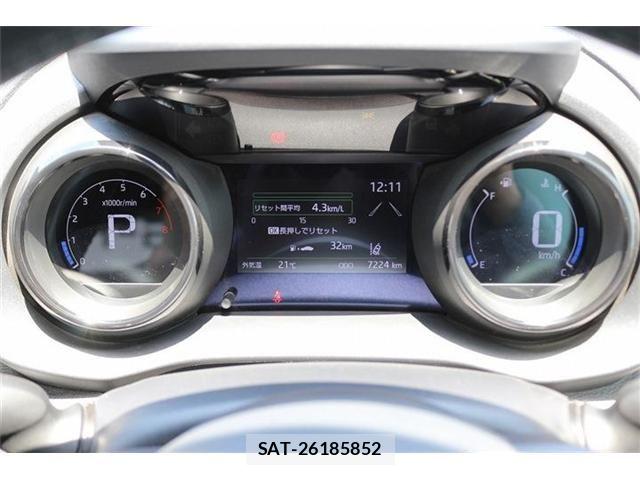 Toyota YARIS 2020-10 7510588-24