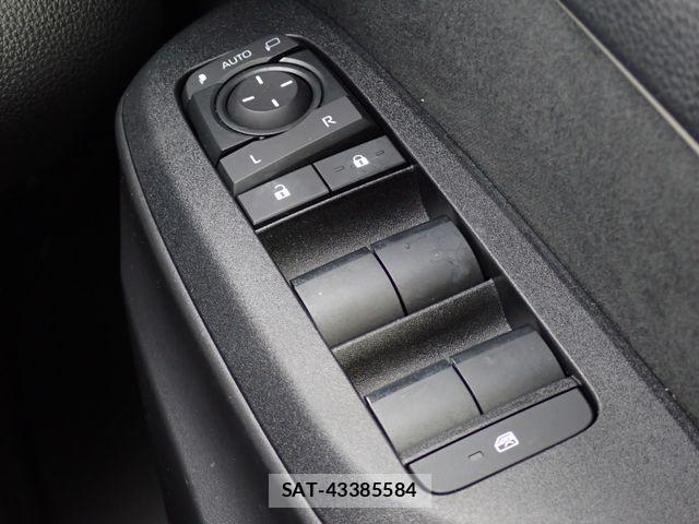 Toyota YARIS 2024-04 7510589-13