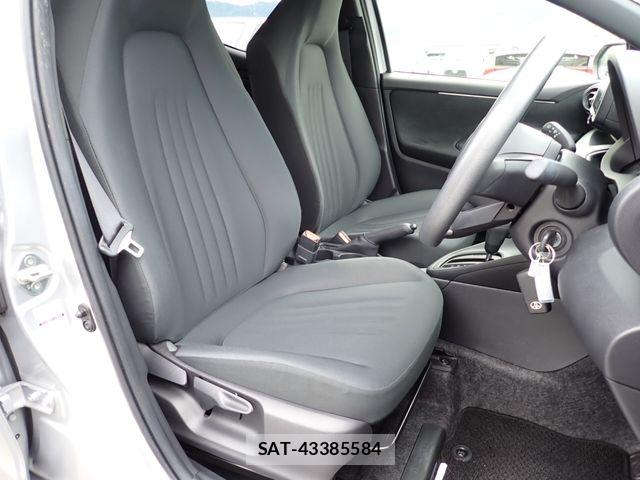 Toyota YARIS 2024-04 7510589-14