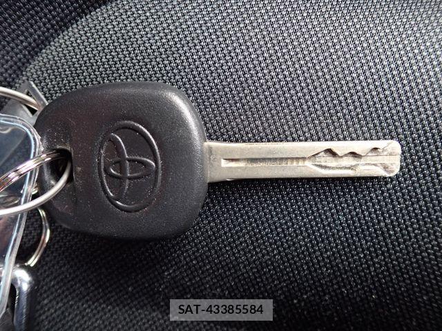 Toyota YARIS 2024-04 7510589-20