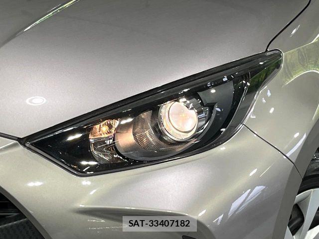 Toyota YARIS 2021-03 7504101-11