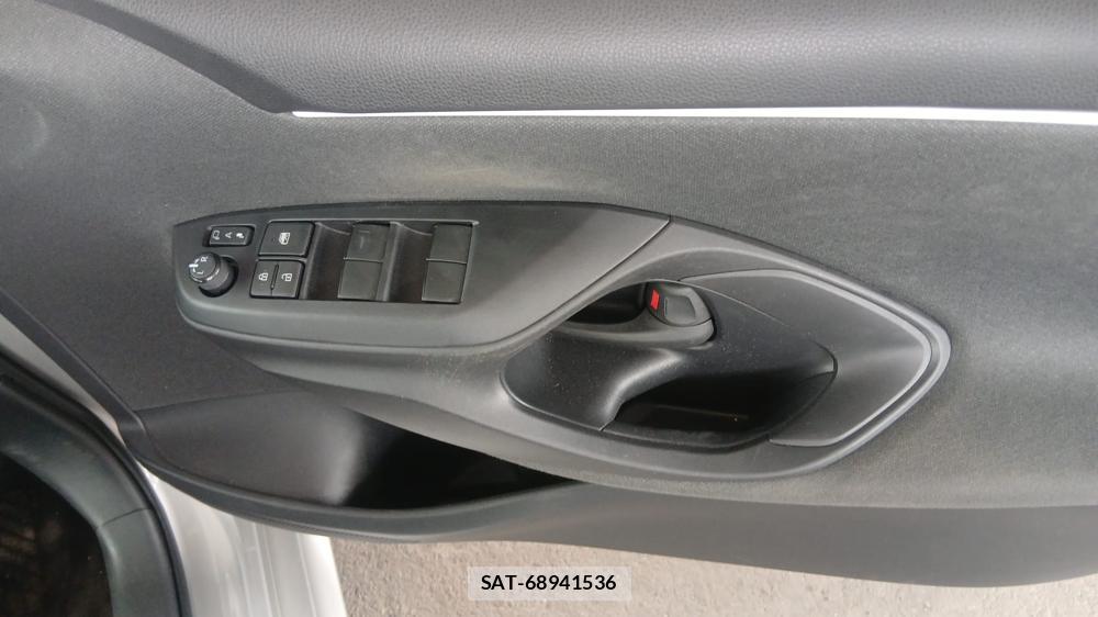 Toyota YARIS 2021 6848858-16