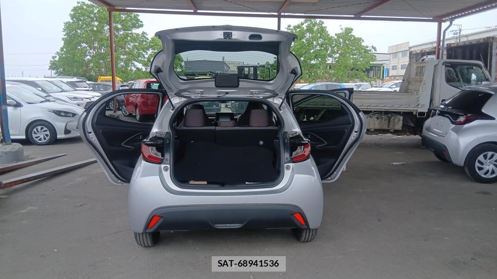 Toyota YARIS 2021 6848858-24