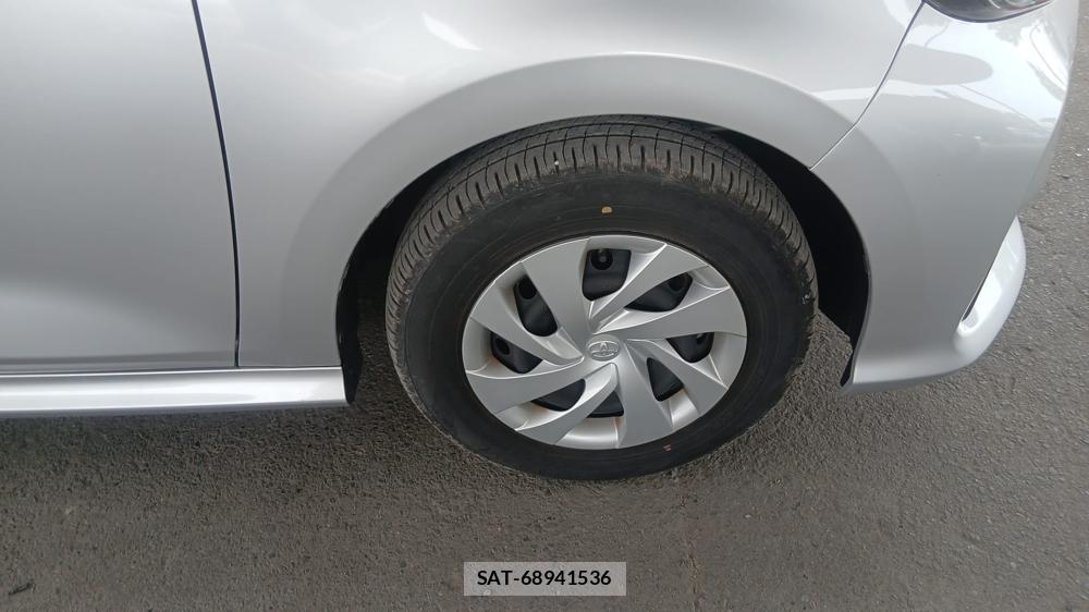 Toyota YARIS 2021 6848858-26