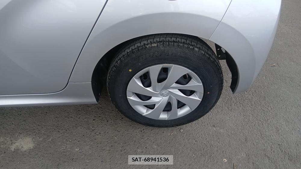 Toyota YARIS 2021 6848858-28
