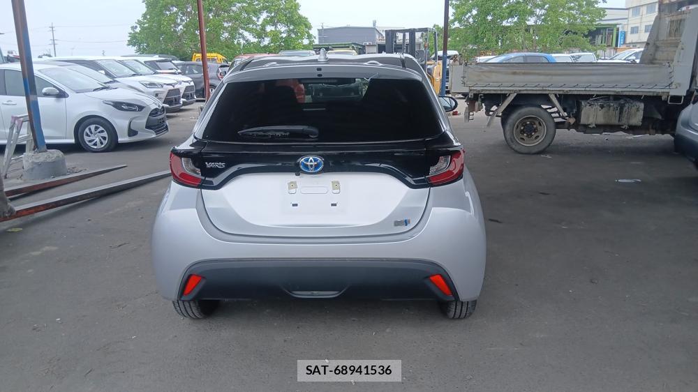 Toyota YARIS 2021 6848858-3