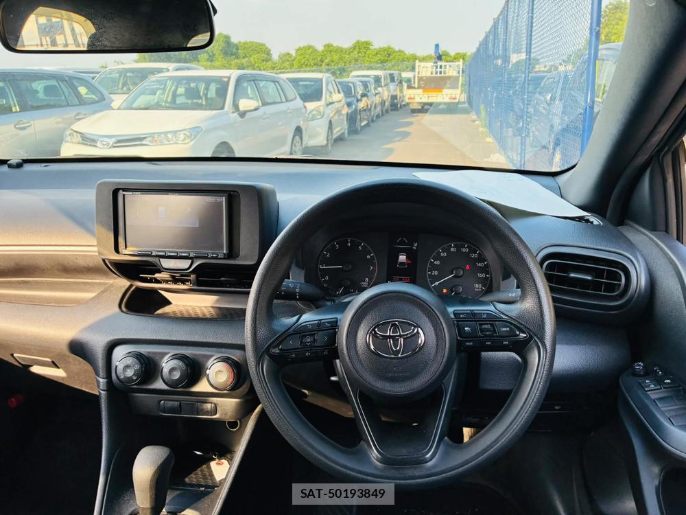 Toyota YARIS 2021 7043694-13