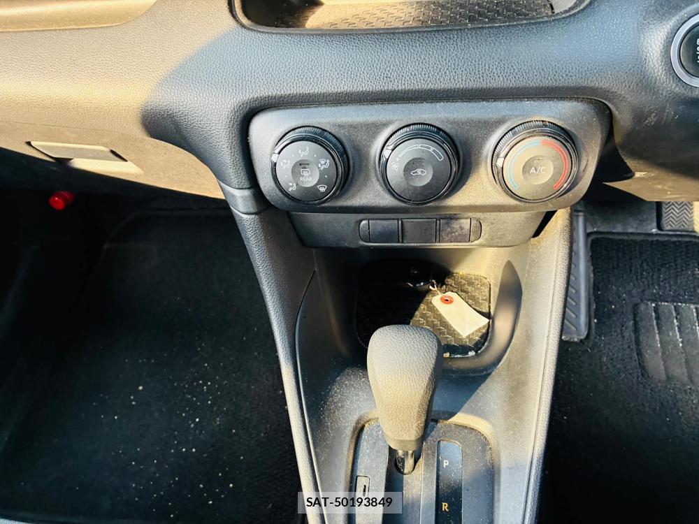 Toyota YARIS 2021 7043694-18
