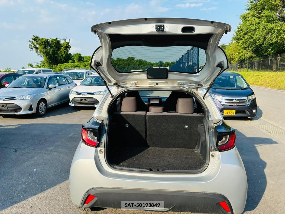 Toyota YARIS 2021 7043694-25