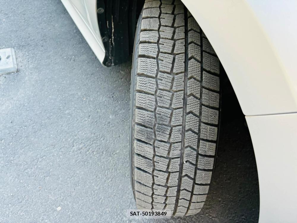 Toyota YARIS 2021 7043694-30