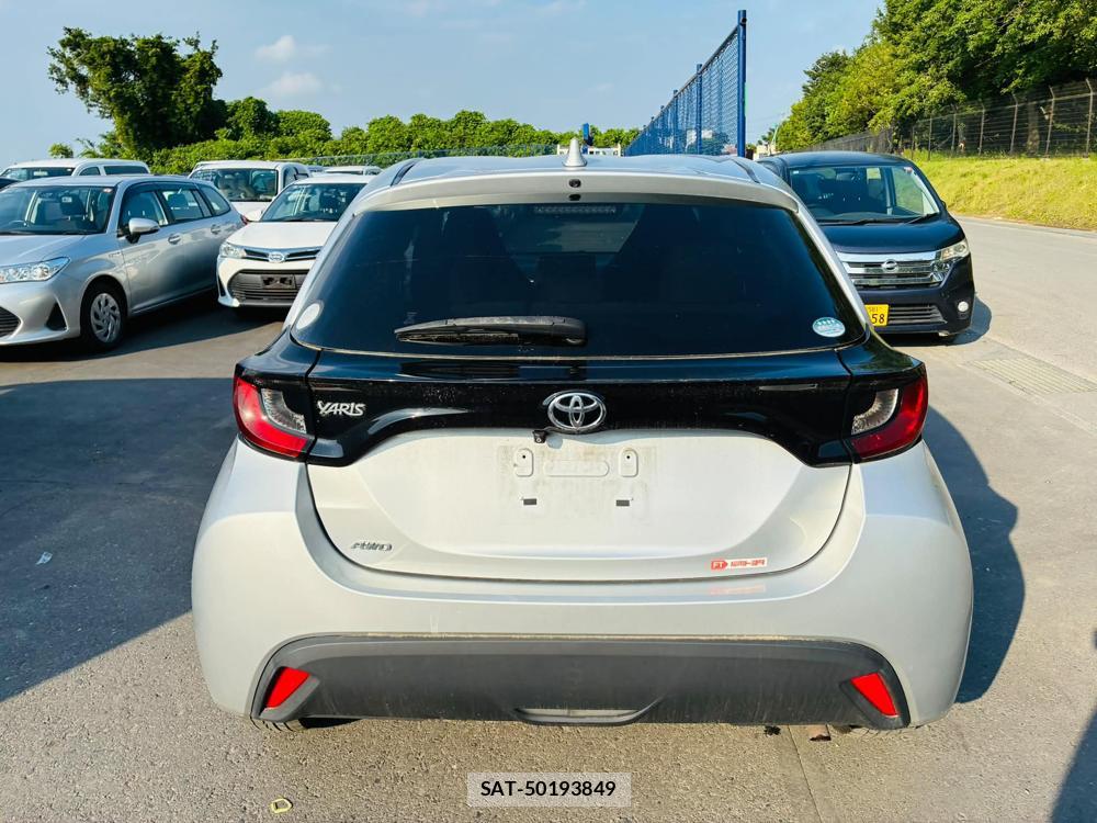 Toyota YARIS 2021 7043694-3