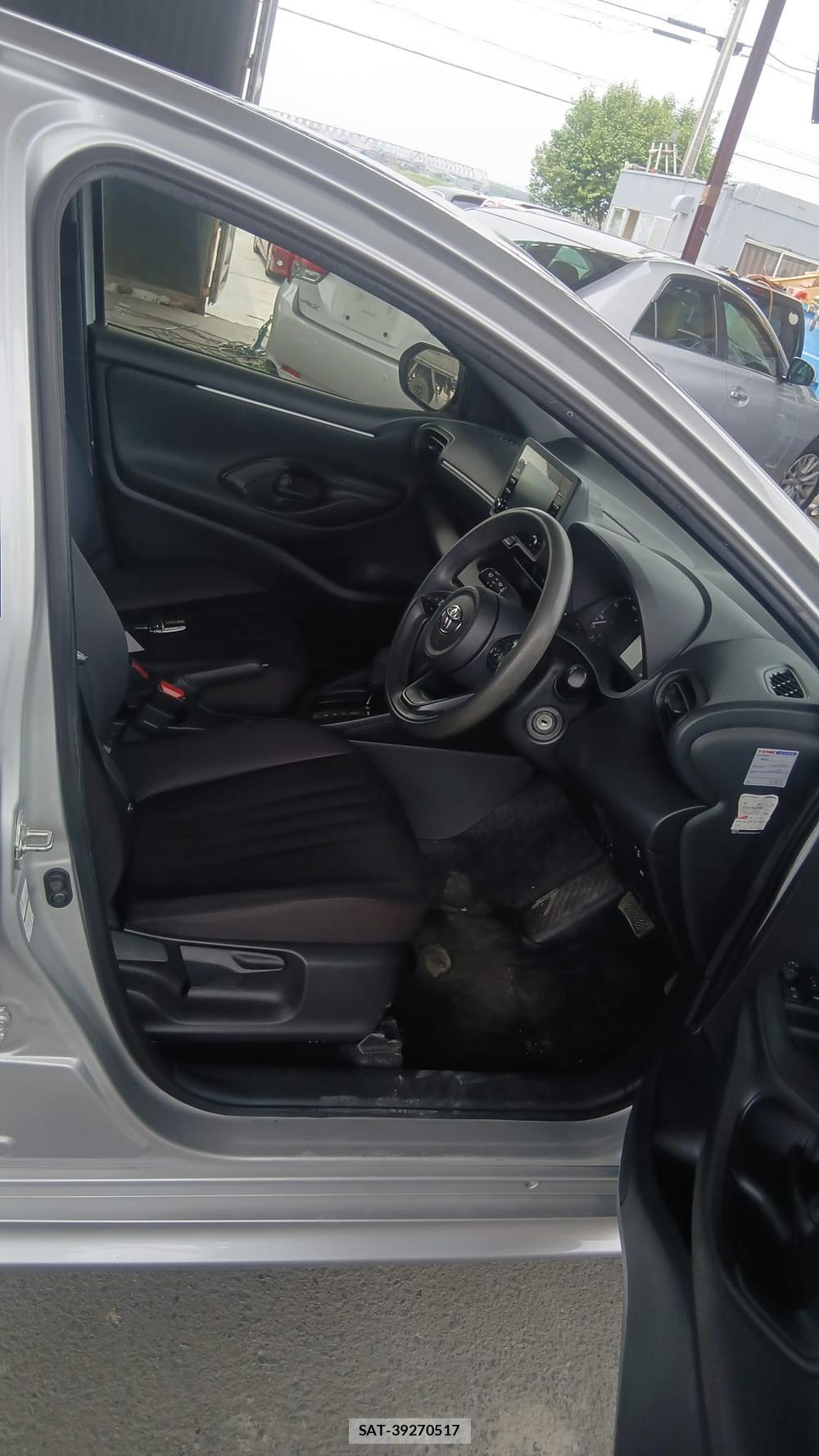 Toyota YARIS 2021 6848857-11