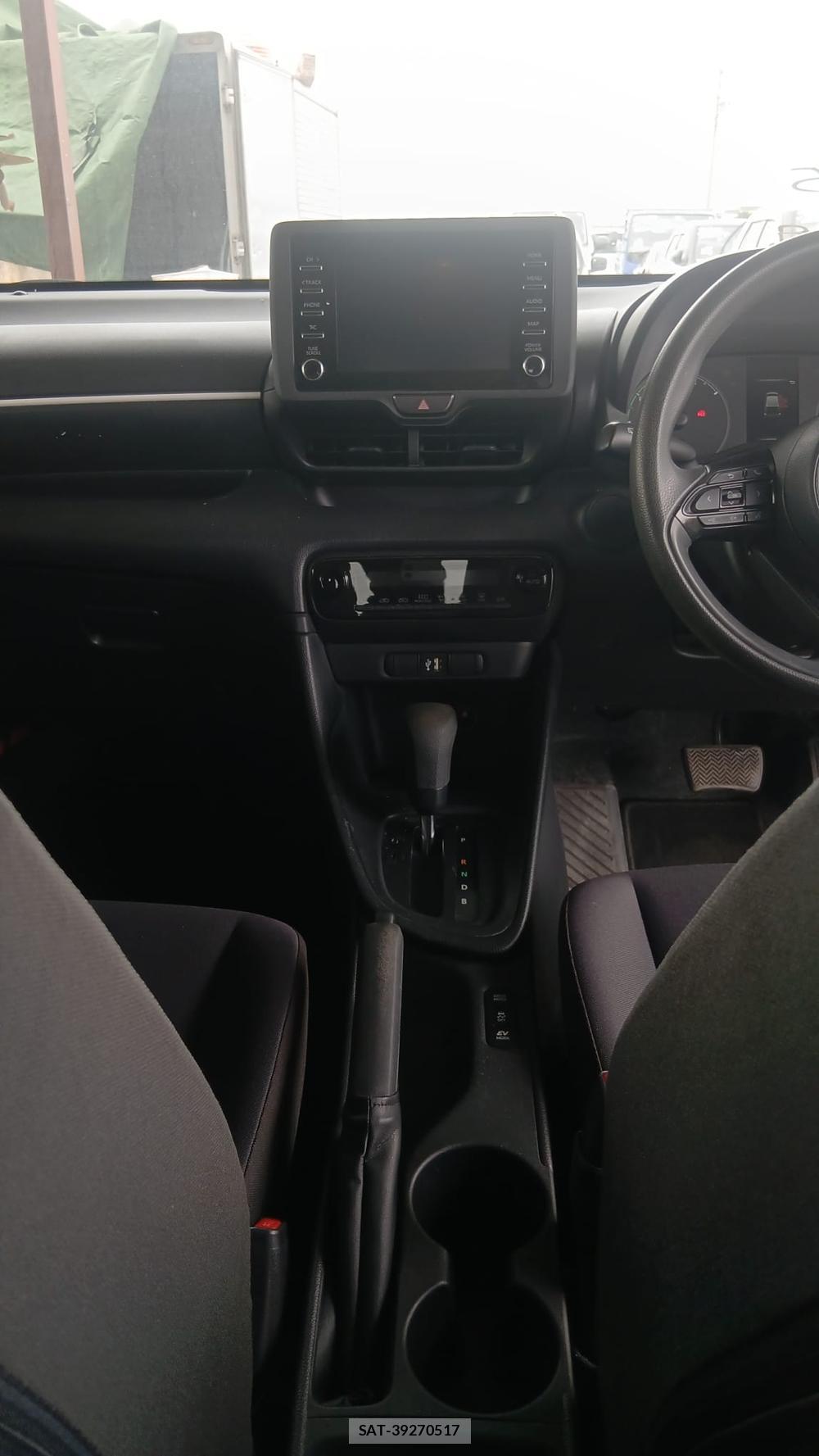 Toyota YARIS 2021 6848857-16