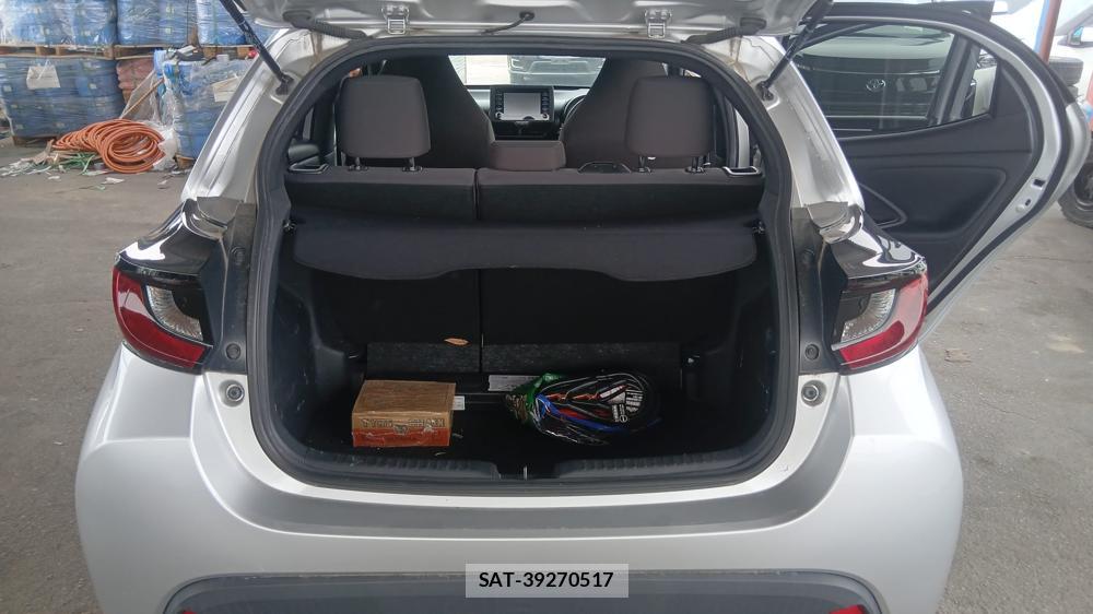 Toyota YARIS 2021 6848857-24