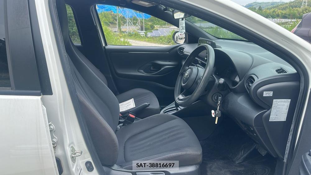 Toyota YARIS 2021 6788180-11