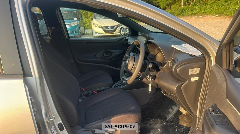 Toyota YARIS 2021 6804902-11