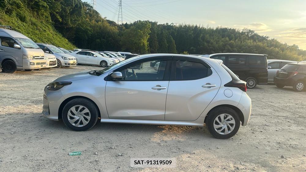 Toyota YARIS 2021 6804902-1