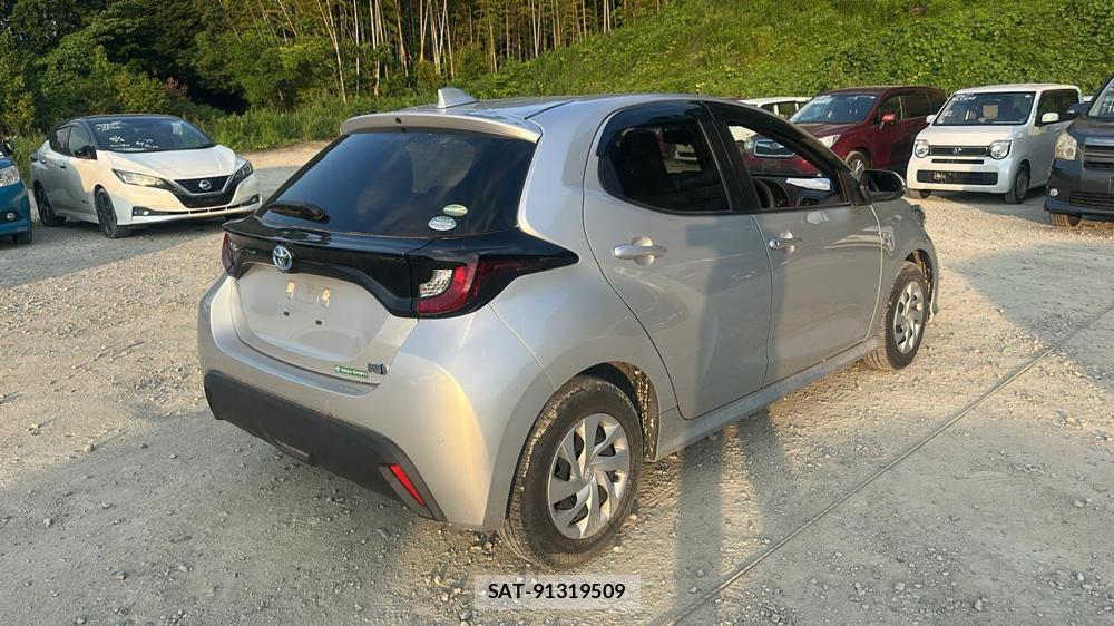Toyota YARIS 2021 6804902-4