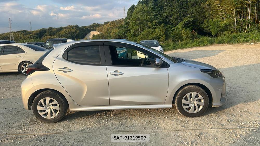 Toyota YARIS 2021 6804902-5
