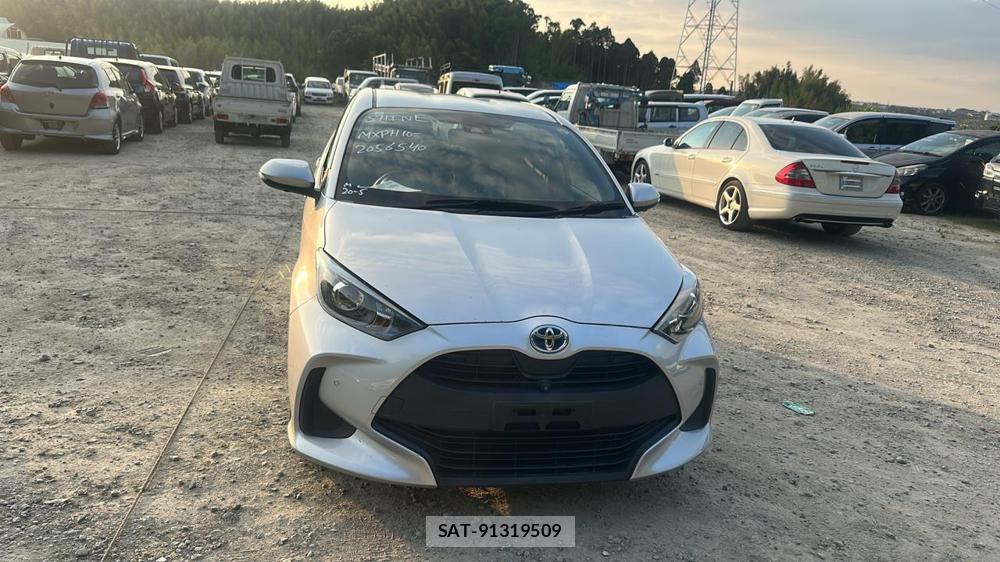 Toyota YARIS 2021 6804902-7