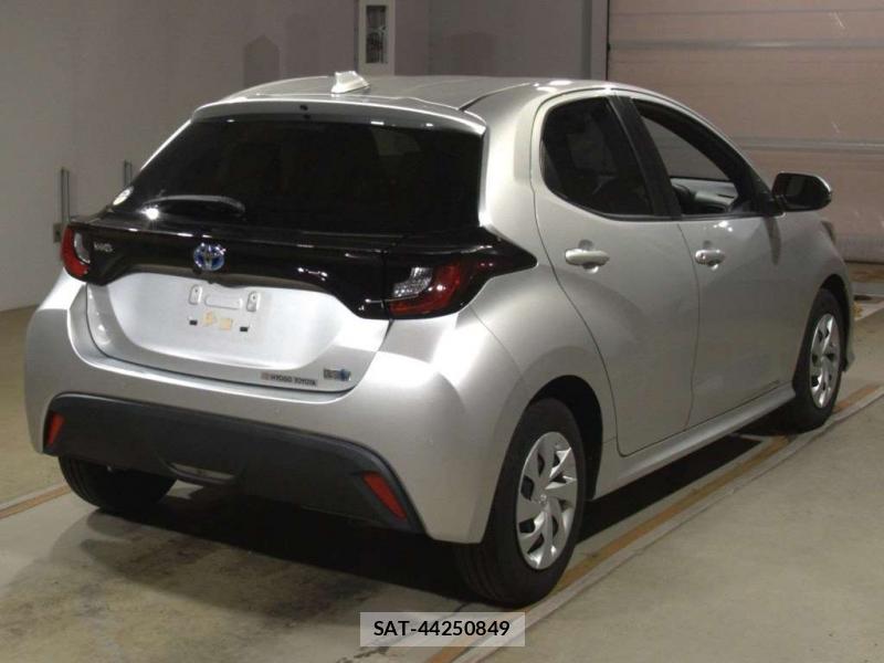 Toyota YARIS 2021-06 7550587-1