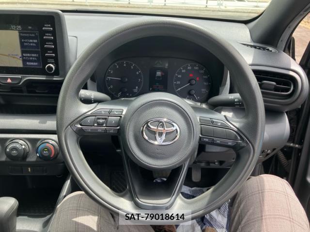 Toyota YARIS 2020-03 7563125-14