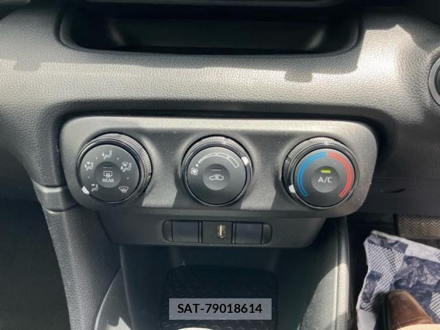 Toyota YARIS 2020-03 7563125-18