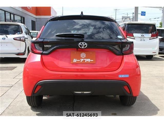 Toyota YARIS 2021-02 7621603-11