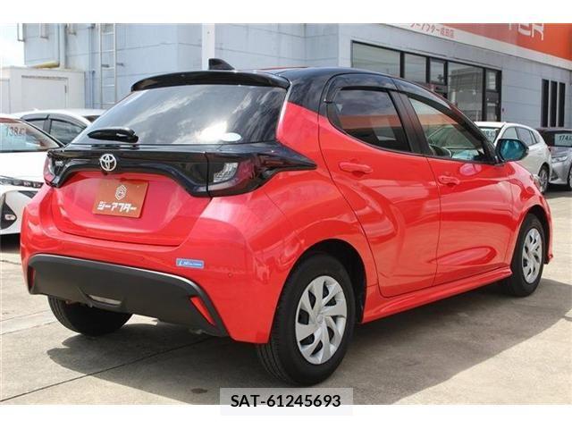 Toyota YARIS 2021-02 7621603-12