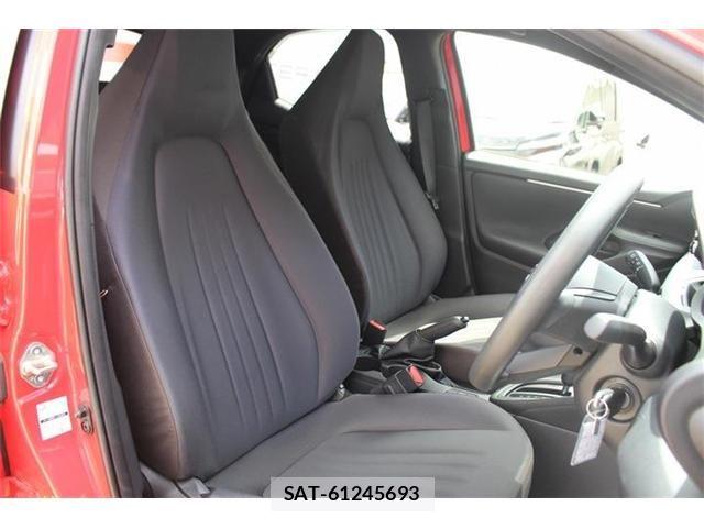 Toyota YARIS 2021-02 7621603-23