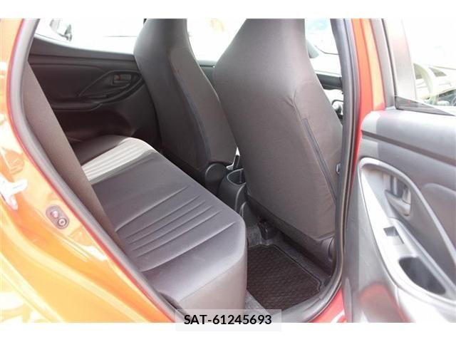 Toyota YARIS 2021-02 7621603-24
