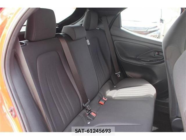 Toyota YARIS 2021-02 7621603-25
