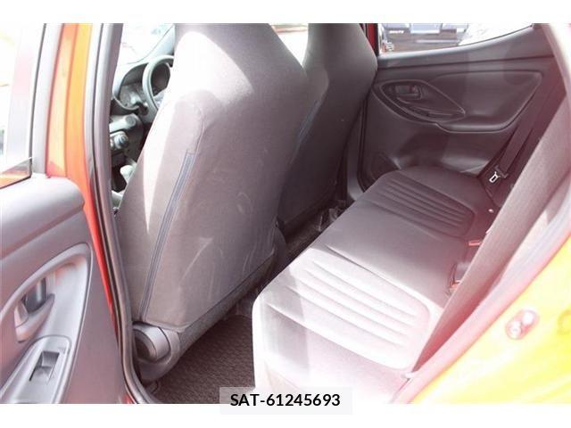 Toyota YARIS 2021-02 7621603-26
