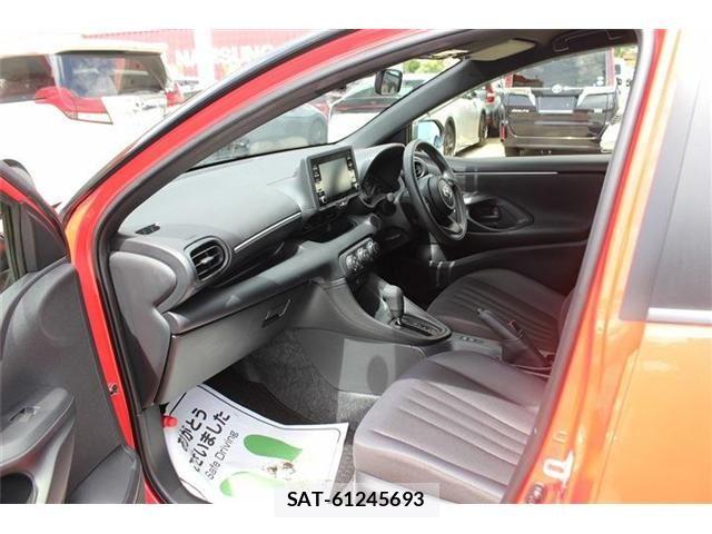 Toyota YARIS 2021-02 7621603-28