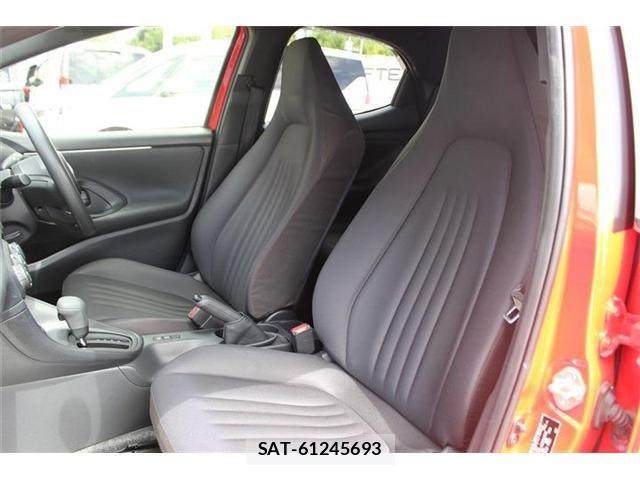 Toyota YARIS 2021-02 7621603-29