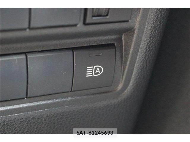 Toyota YARIS 2021-02 7621603-5